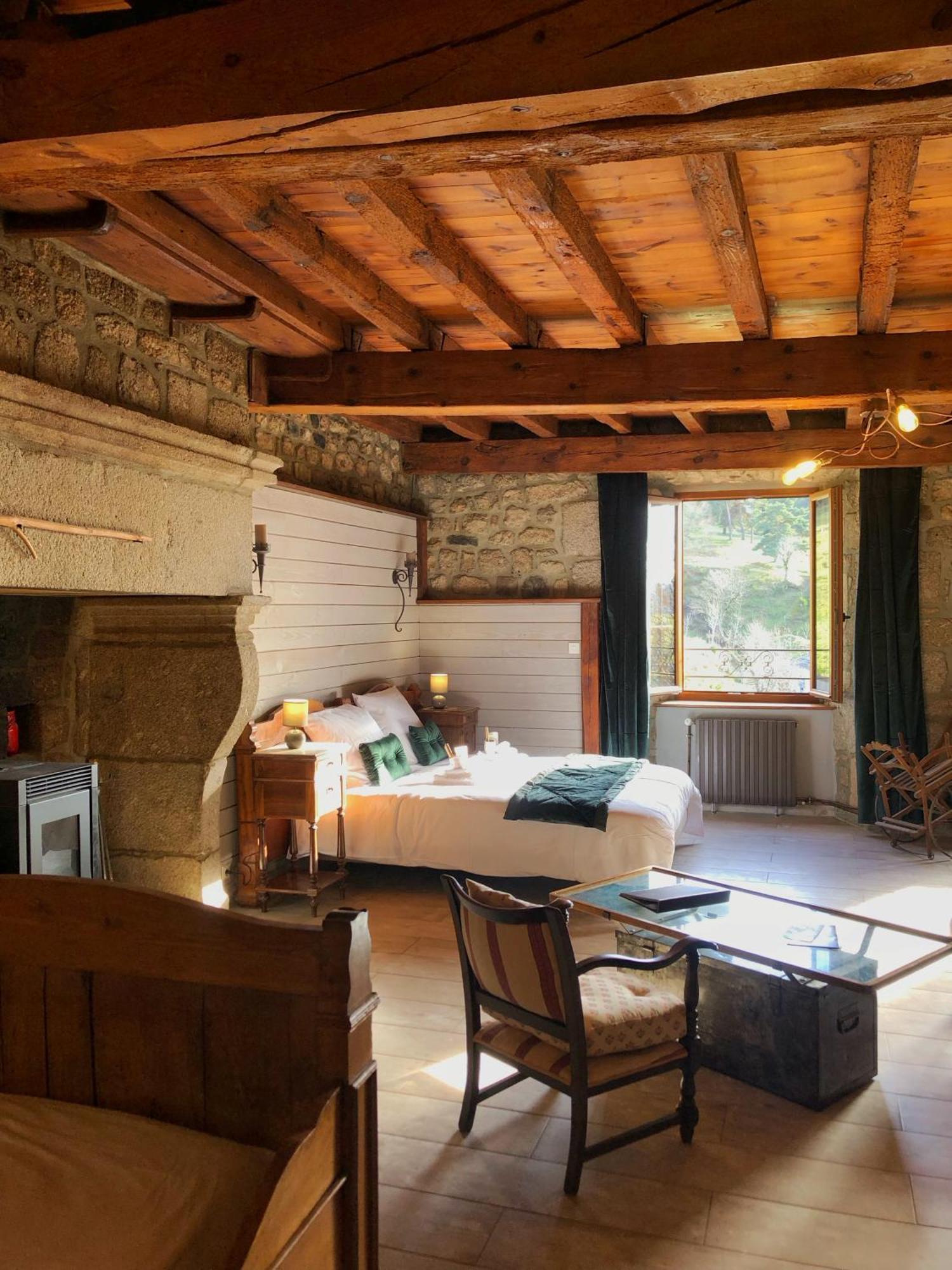 Le Petit Chateau Du Villard Le Malzieu-Forain Bagian luar foto